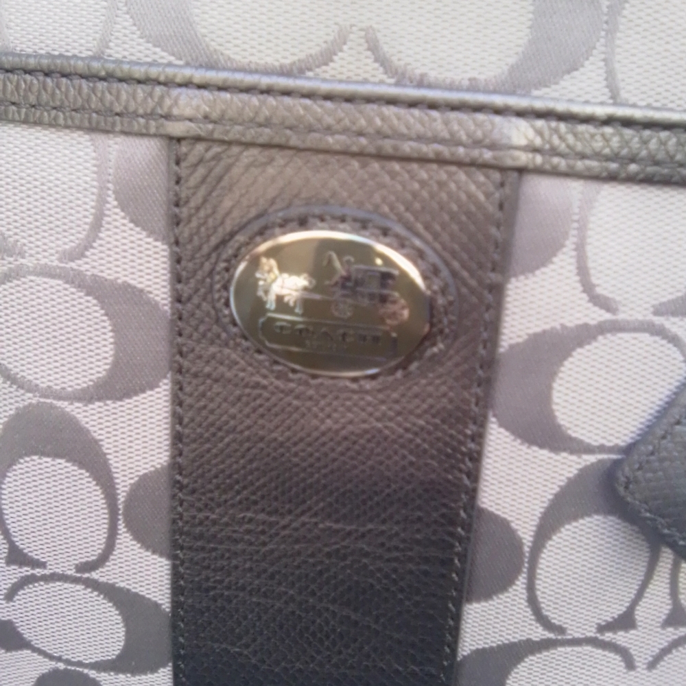Purse - Picture 2 of 6